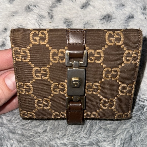 Women’s or Men's Gucci GG monogram canvas Key locking hardware Bi-Fold wallet! - Picture 5 of 17